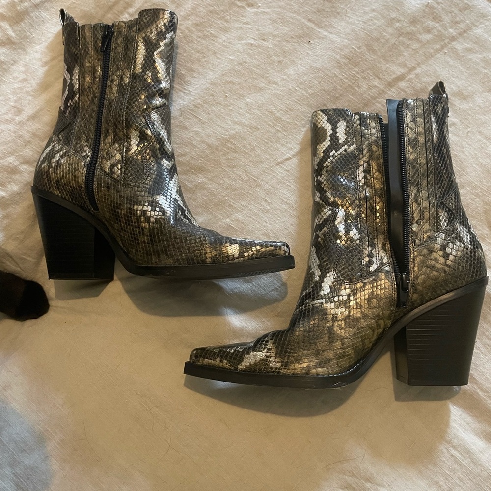 Aldo Snakeskin Pattern Heeled Boots